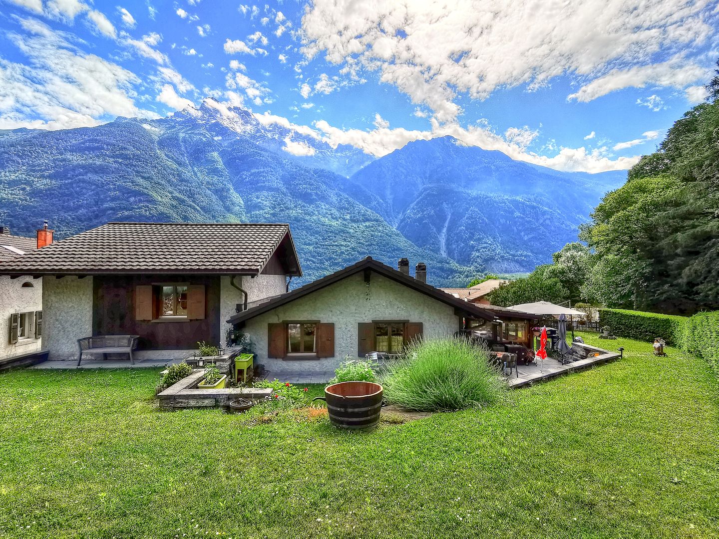 Maison individuelle d’époque transformée en 1990 vendu à Évionnaz
